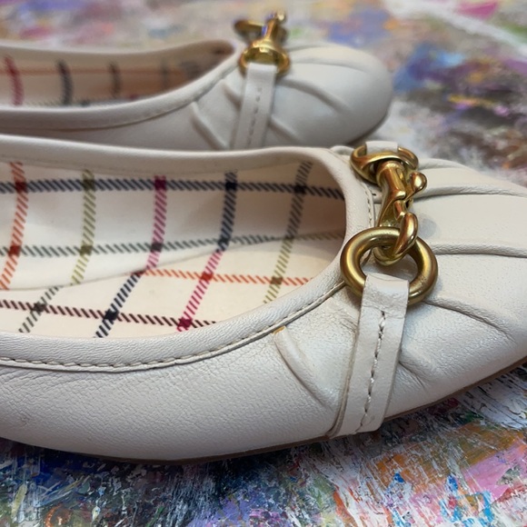 COACH Leona Cream Flats with gold hardware 6B - Picture 5 of 8